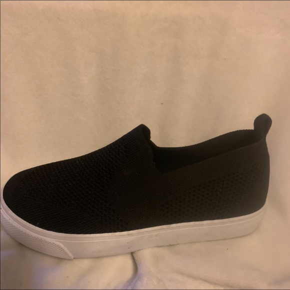 old navy black slip on shoes